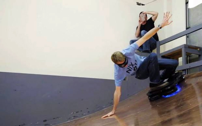 Ξεχάστε το skateboard, ήρθε το hoverboard