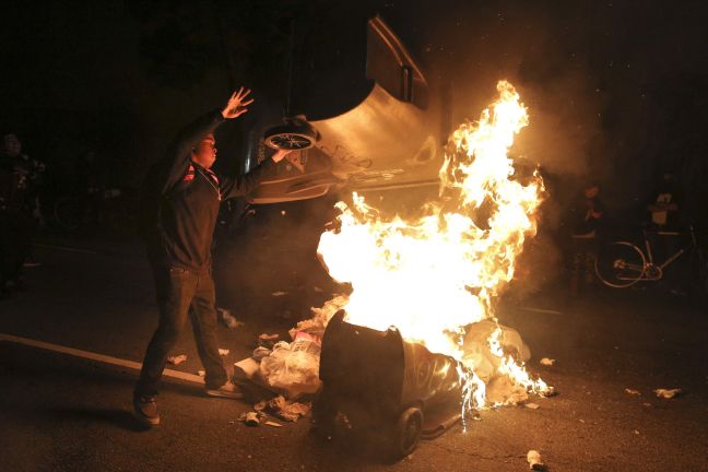 Ομοβροντίες κατά αστυνομικών στην περιοχή του Φέργκιουσον