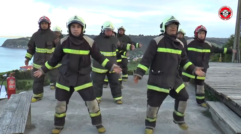Οι τρελοί πυροσβέστες της Χιλής