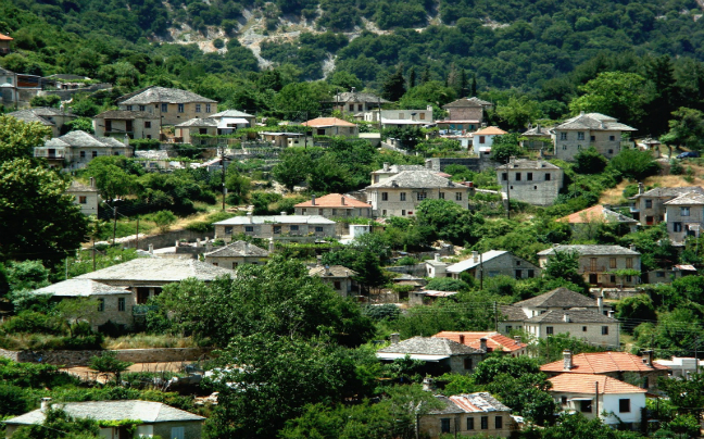 Οι 100 ελληνικοί προορισμοί για φθινόπωρο και για χειμώνα