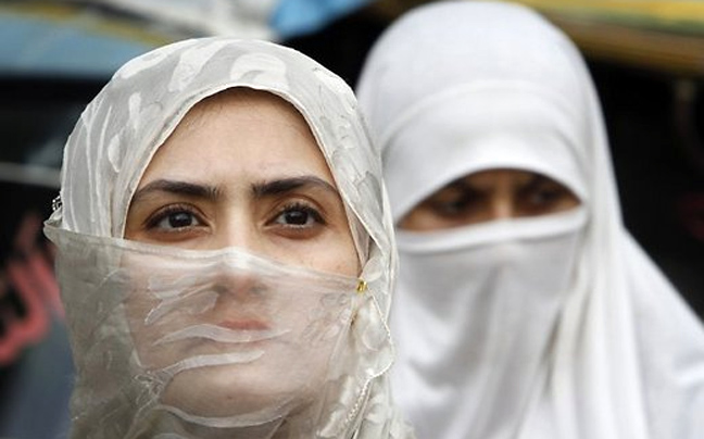 Πακιστανή εξαναγκάστηκε σε γάμο και δηλητηρίασε 13 μέλη της οικογένειάς της