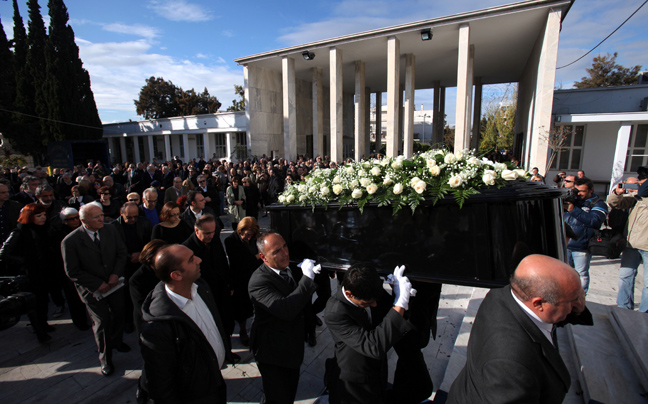 Κηδεύτηκε ο Μένης Κουμανταρέας