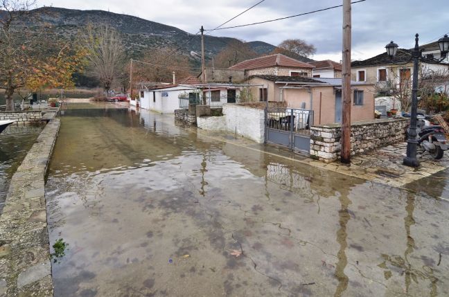 «Βούλιαξε» και πάλι το Νησί των Ιωαννίνων