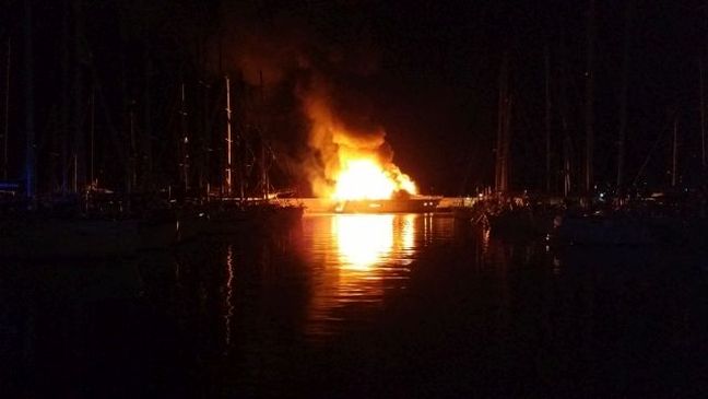 Φωτιά ξέσπασε σε ιστιοπλοϊκό σκάφος στους Παξούς