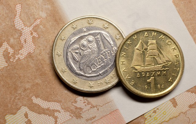 Υποχώρησε η πιθανότητα εξόδου της Ελλάδας από το ευρώ