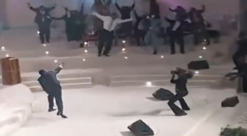 Ο πάστορας χρησιμοποιεί τη… Δύναμη