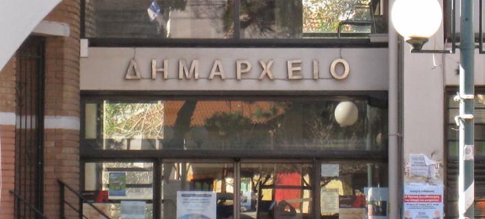 Ξύλο στο δημοτικό συμβούλιο Φιλαδέλφειας
