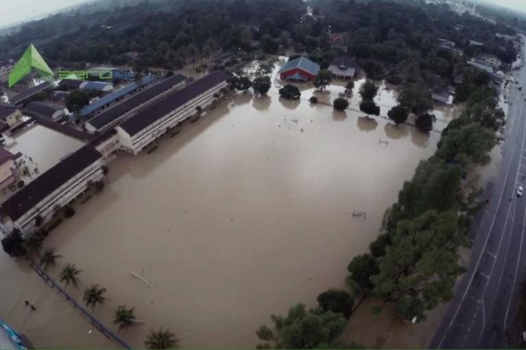 «Πνίγηκε» η Μαλαισία εξαιτίας των πλημμυρών
