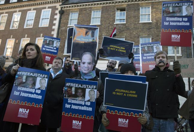 Διαδηλώσεις σε Λονδίνο και Χάγη για την απελευθέρωση δημοσιογράφων του αλ Τζαζίρα