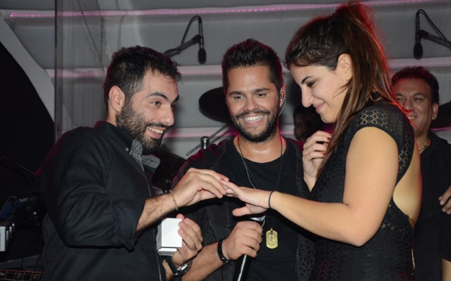 Μέχρι και πρόταση γάμου στο Central Live Clubbing