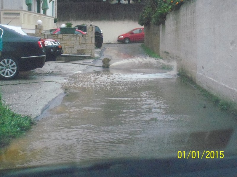 Πλημμύρισαν σπίτια και δρόμοι στα Χανιά