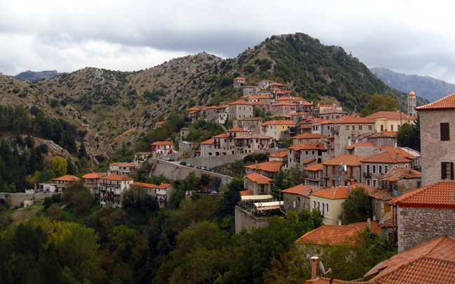 Οι 100 ελληνικοί προορισμοί για φθινόπωρο και για χειμώνα