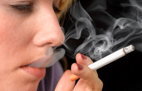 Η Καλιφόρνια ανεβάζει το όριο ηλικίας του καπνίσματος
