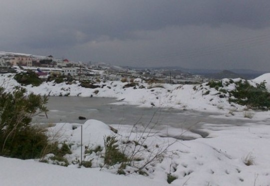 Σπεύδει αρματαγωγό στην Τήνο για να φιλοξενήσει κατοίκους