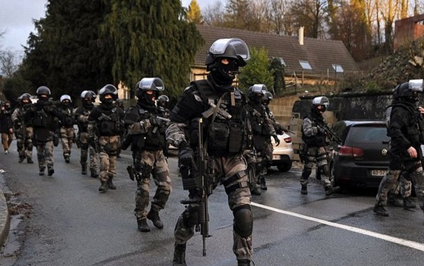 Δέκα οι συλληφθέντες της αντιτρομοκρατικής επιχείρησης σε Γαλλία και Ελβετία