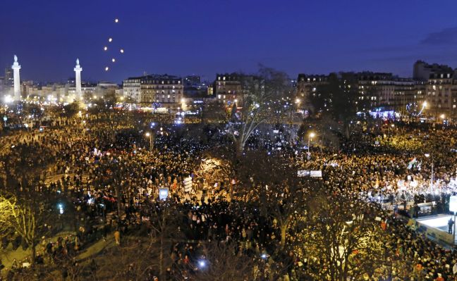 Τουλάχιστον 3,7 εκατομμύρια οι διαδηλωτές στη Γαλλία