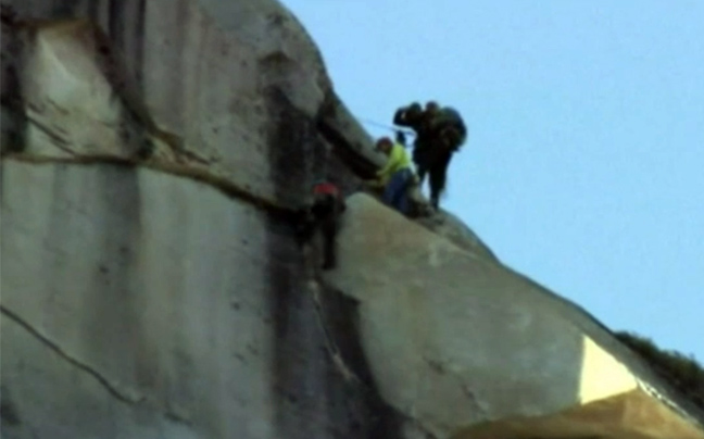 Σκαρφάλωσαν σε βράχο 900 μέτρων χωρίς εξοπλισμό