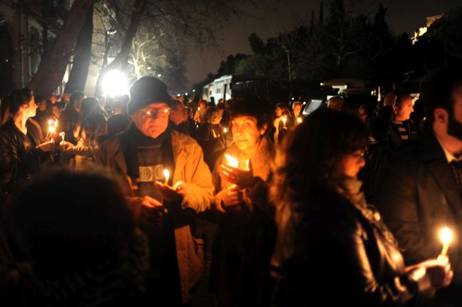 Συγκέντρωση με κεριά για την επιστροφή των γλυπτών του Παρθενώνα