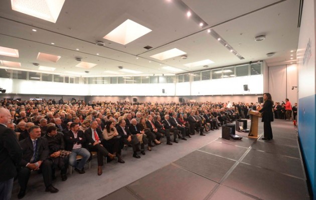 Με Καζαντζάκη και&#8230; φαρμακερή μπηχτή η Ντόρα Μπακογιάννη
