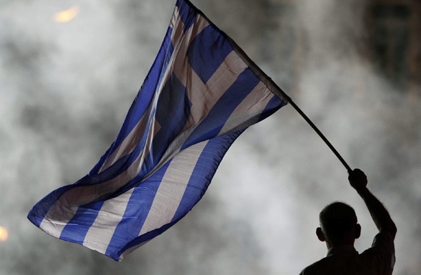 «Η Ελλάδα σήκωσε λευκή σημαία»