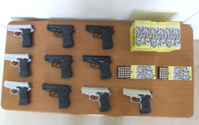 Έμποροι όπλων συνελήφθησαν στη Σκύδρα