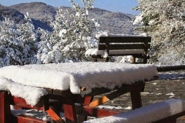 Ντύθηκε στα λευκά το Δασικό Χωριό της Ξάνθης