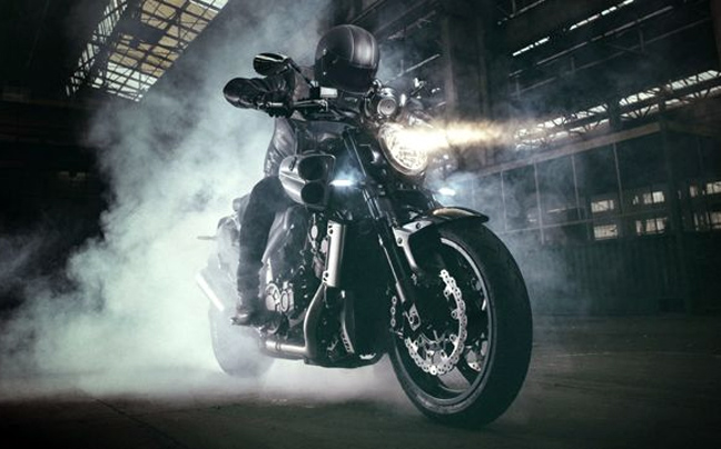 Εορταστική έκδοση του Yamaha VMAX Carbon