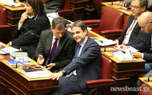 Το τετ-α-τετ Θεοχάρη – Μητσοτάκη