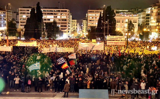«Δεν εκβιαζόμαστε» δηλώνουν χιλιάδες άνθρωποι σε όλη την Ελλάδα