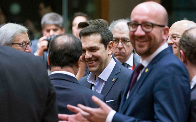 Για «συμφιλιωτικό τόνο» μεταξύ Ελλάδας-Ε.Ε. μιλά η WSJ