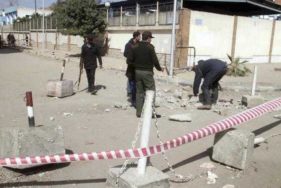 Βόμβες εξερράγησαν κοντά σε αστυνομικό τμήμα στο Κάιρο