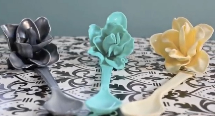 Ρόδα από πλαστικά κουτάλια