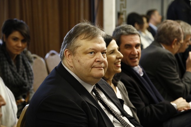 «Βαρύτατες οι ευθύνες της κυβέρνησης για τη Νομική»