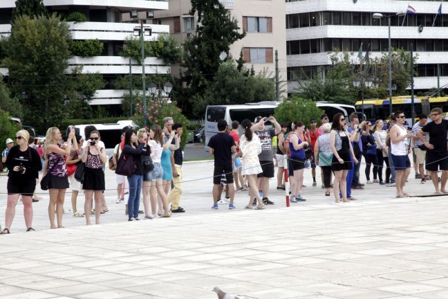 Σάλο προκαλούν οι μυστικοί φοροελεγκτές του Βαρουφάκη