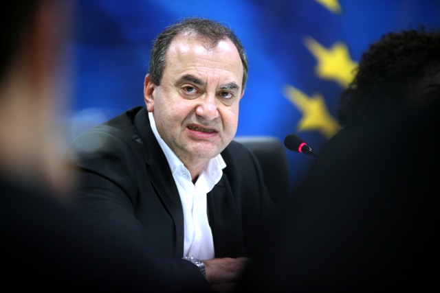 Στρατούλης: Μνημόνιο δεν υπογράφουμε