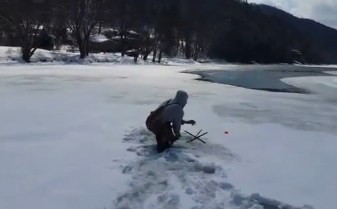 Απρόοπτη ψαριά στον πάγο