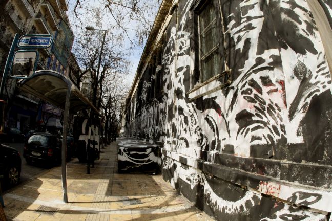 Στη μάχη για τον καθαρισμό του γκράφιτι ο δήμος Αθηναίων