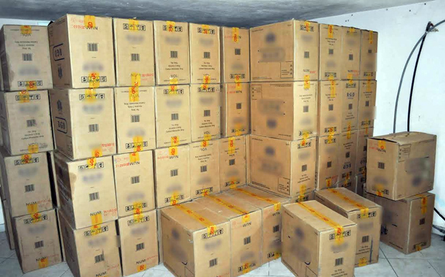 Φορτίο-μαμούθ με 240.000 λαθραία πακέτα τσιγάρων