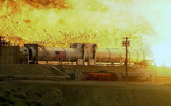 Η NASA εκτόξευσε τον μεγαλύτερο προωθητικό πύραυλο