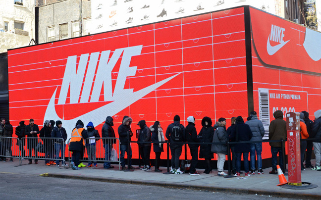 Το διάσημο σλόγκαν της Nike το οφείλει σε έναν&#8230; δολοφόνο