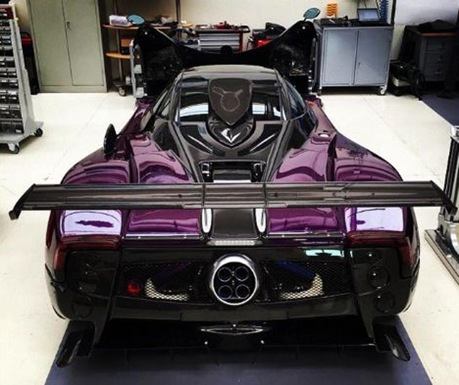 Στο προσκήνιο άλλη μία μοναδική Pagani Zonda