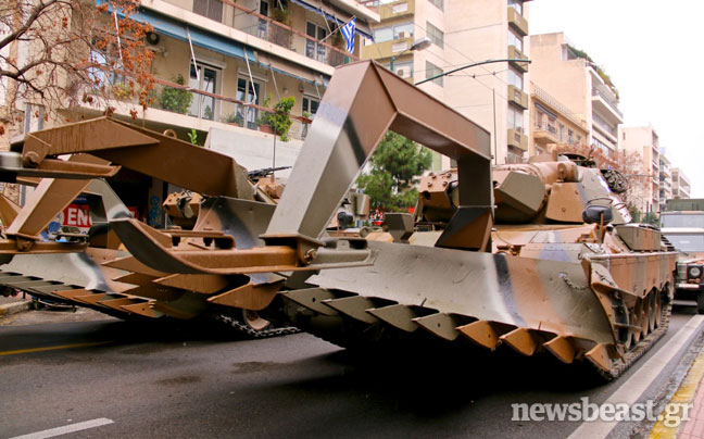 Εντυπωσιακές φωτογραφίες από άρματα μάχης