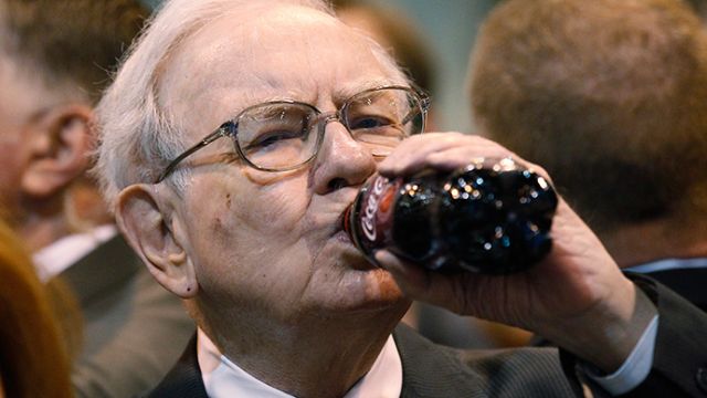 Ο 84χρονος Μπάφετ πίνει διαρκώς Coca Cola