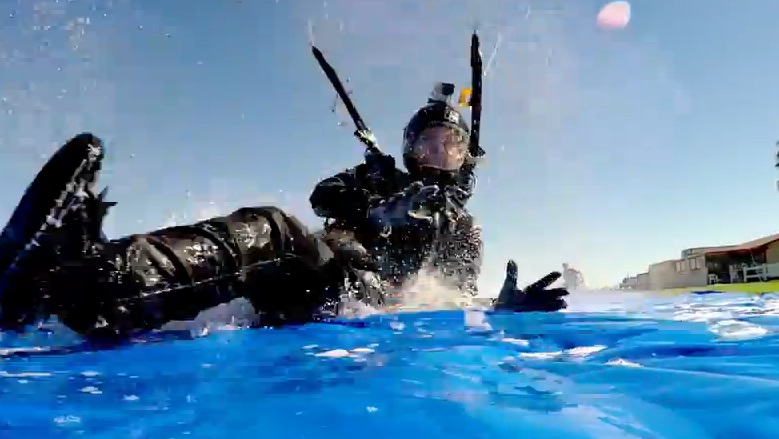 Sky diving και… νεροτσουλήθρα