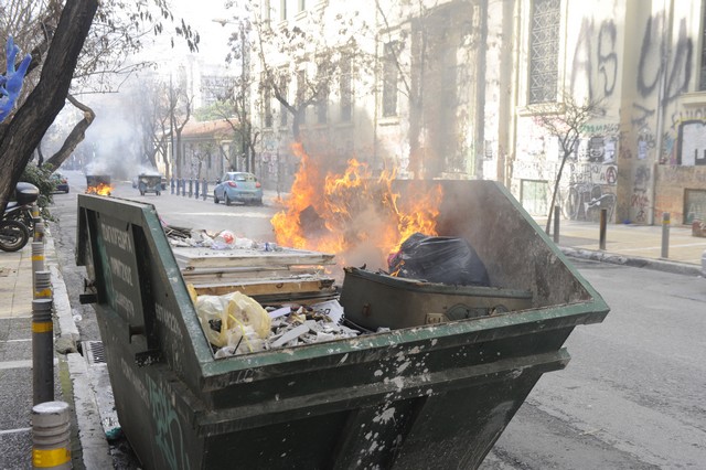 Δύο συλλήψεις για τα επεισόδια στο Πολυτεχνείο