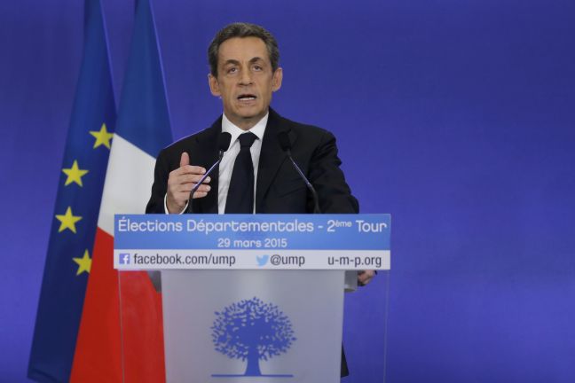 «Καθαρή» νίκη της δεξιάς στις τοπικές εκλογές της Γαλλίας