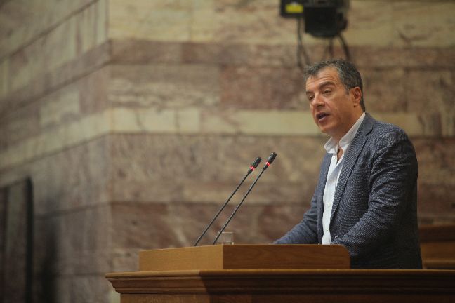 Θεοδωράκης: Όταν μια χώρα είναι σε κίνδυνο πρέπει να υπάρχει συστράτευση
