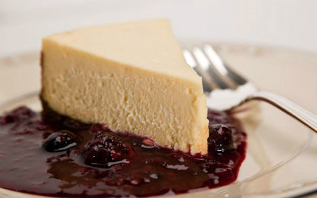 Cheesecake με βάση από πασχαλινά κουλουράκια