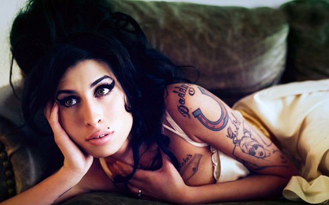 Η Amy Winehouse «ζωντανεύει» ξανά