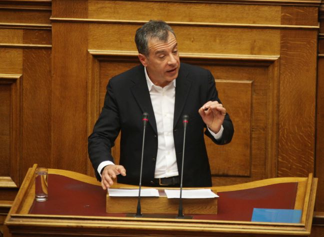 Θεοδωράκης: Ο Τσίπρας δεν πρέπει να είναι δέσμιος του κόμματός του